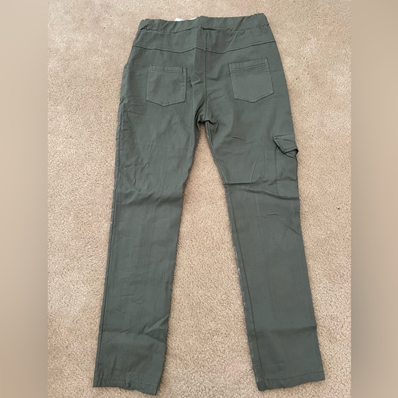 Gigi Moda cropped olive pants - Picture 7 of 10